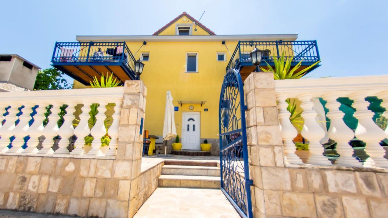 Planikovica Apartments Трогир Экстерьер фото
