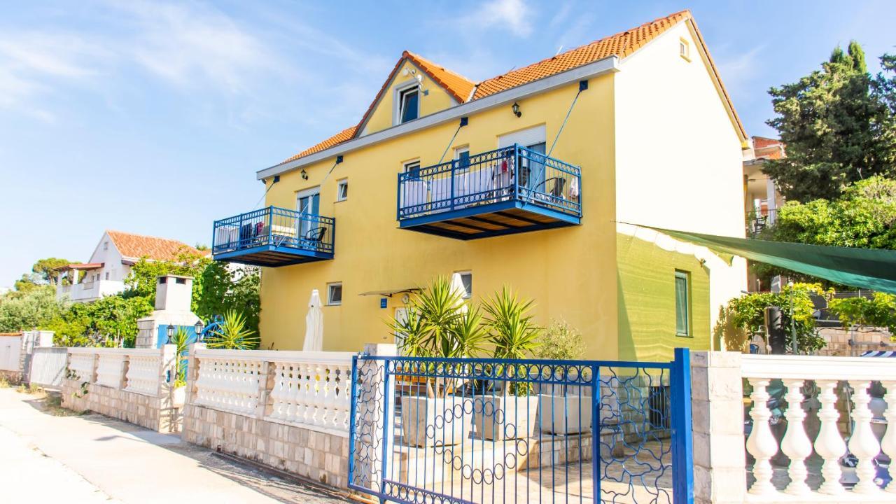 Planikovica Apartments Трогир Экстерьер фото