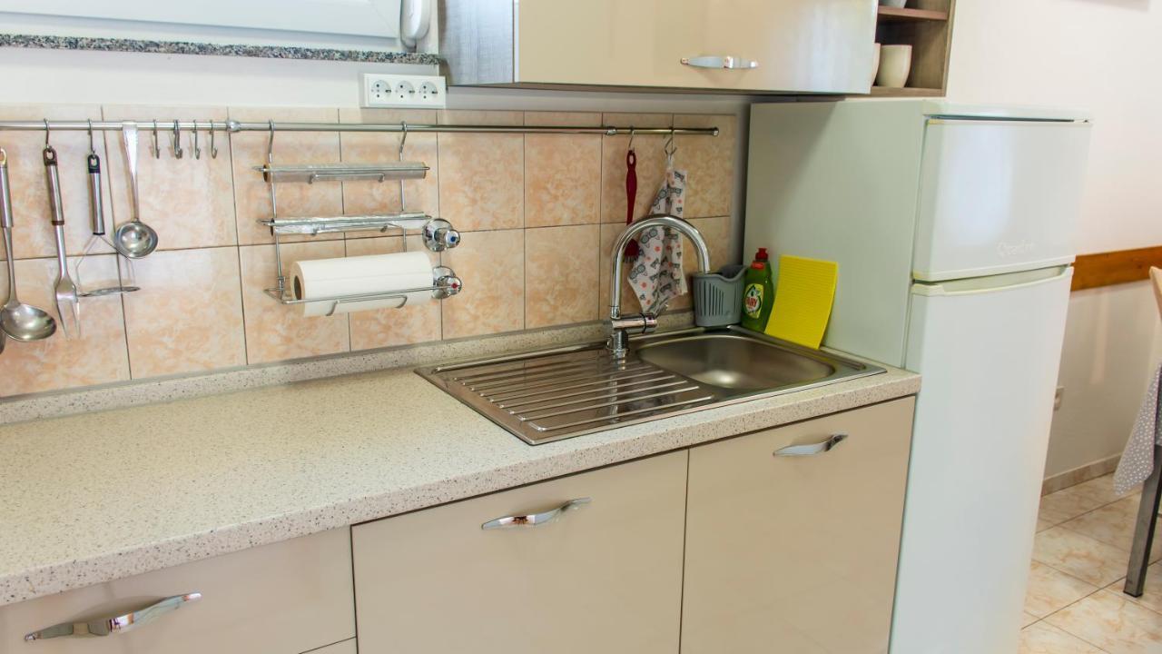 Planikovica Apartments Трогир Экстерьер фото