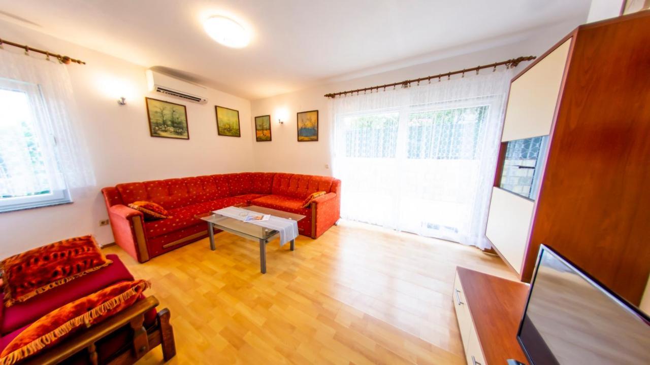 Planikovica Apartments Трогир Экстерьер фото