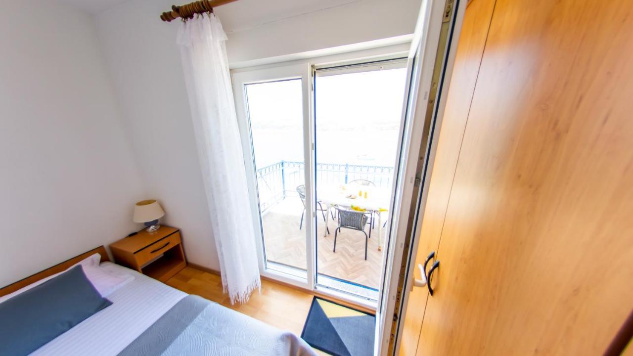Planikovica Apartments Трогир Экстерьер фото