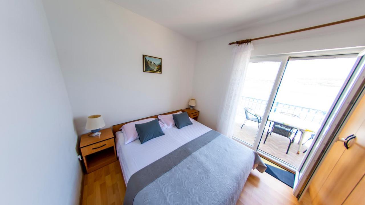 Planikovica Apartments Трогир Экстерьер фото