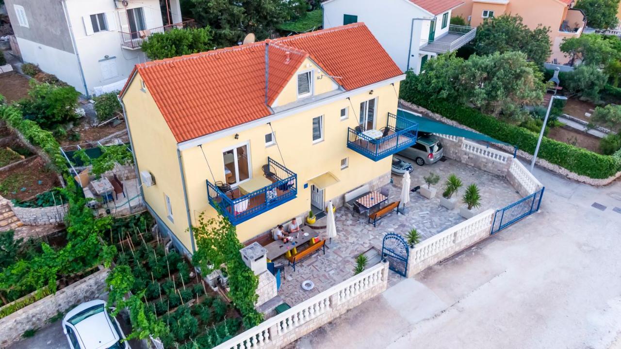 Planikovica Apartments Трогир Экстерьер фото