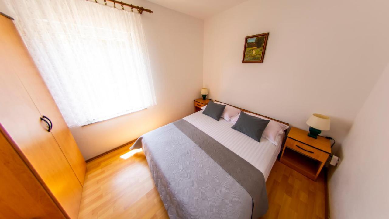 Planikovica Apartments Трогир Экстерьер фото