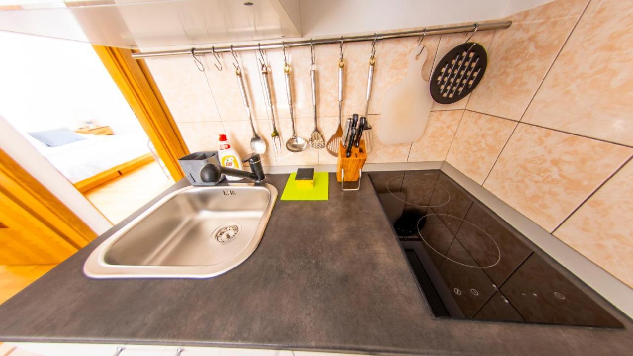 Planikovica Apartments Трогир Экстерьер фото