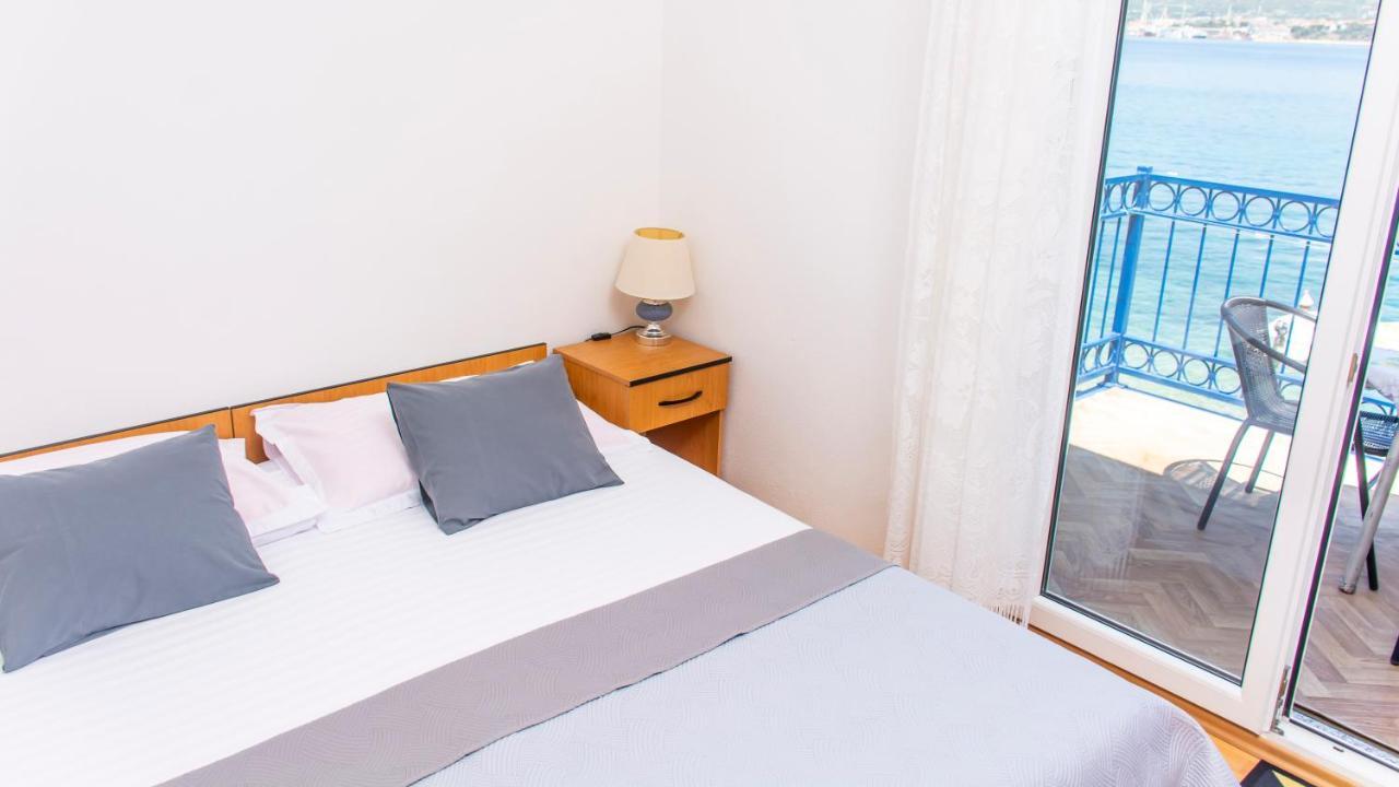 Planikovica Apartments Трогир Экстерьер фото